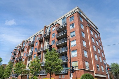 Beach Condo For Sale in Chicago, Illinois