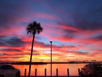 Beach Condo For Sale in North Miami, Florida