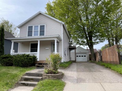 Beach Home Active Under Contract in Marquette, Michigan