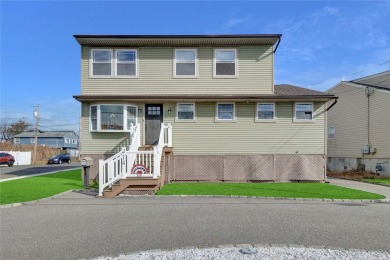 Beach Home For Sale in Lindenhurst, New York