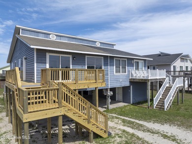Beach Townhome/Townhouse For Sale in North Topsail Beach, North Carolina