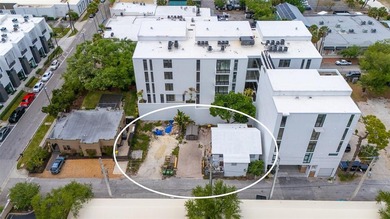Beach Townhome/Townhouse For Sale in Sarasota, Florida