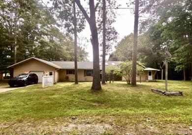 Beach Home For Sale in Gladstone, Michigan