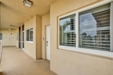 Beach Condo For Sale in Tamarac, Florida