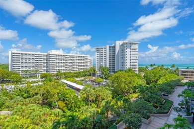Beach Condo For Sale in Key Biscayne, Florida