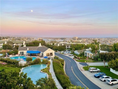 Beach Condo For Sale in Newport Beach, California