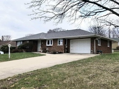 Beach Home Sale Pending in Erie, Pennsylvania