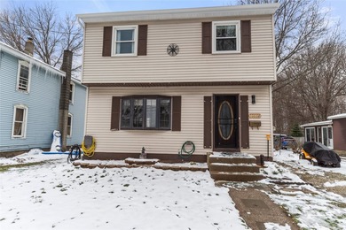 Beach Home For Sale in Lake City, Pennsylvania