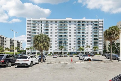 Beach Condo For Sale in North Miami Beach, Florida