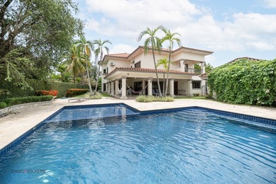 Beach Home For Sale in Panama City, 