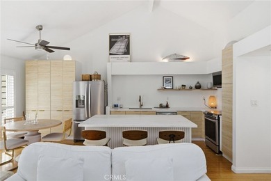 Beach Condo For Sale in Costa Mesa, California