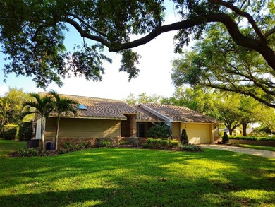 Beach Home Sale Pending in Palm Harbor, Florida