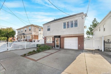 Beach Townhome/Townhouse For Sale in New York, New York