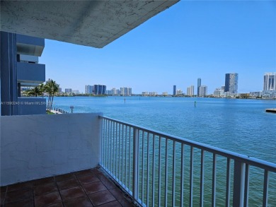 Beach Condo For Sale in North Miami Beach, Florida