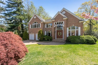 Beach Home For Sale in Great Neck, New York