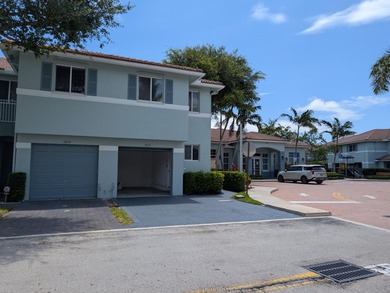 Beach Townhome/Townhouse For Sale in Riviera Beach, Florida