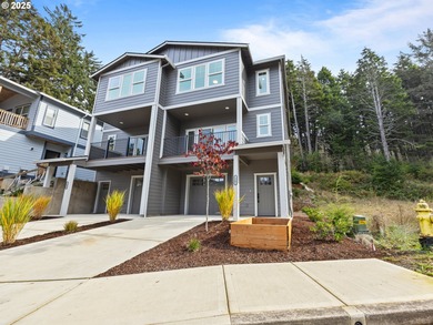 Beach Townhome/Townhouse For Sale in Lincoln City, Oregon