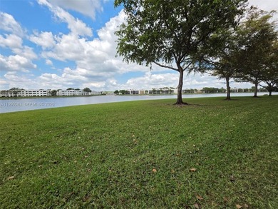 Beach Condo For Sale in Tamarac, Florida