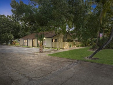 Beach Townhome/Townhouse For Sale in Vero Beach, Florida