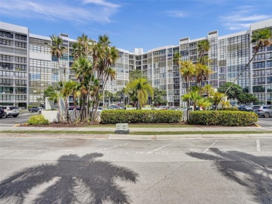 Beach Condo For Sale in Hallandale Beach, Florida