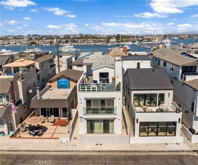 Beach Condo For Sale in Newport Beach, California