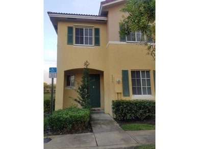 Beach Townhome/Townhouse For Sale in North Lauderdale, Florida