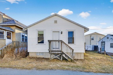 Beach Home For Sale in Hampton, New Hampshire