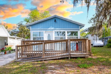 Beach Home For Sale in Steinhatchee, Florida