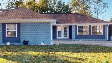 Beach Home For Sale in Mary Esther, Florida