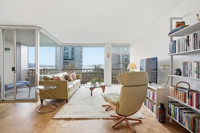 Beach Condo For Sale in West Vancouver, BC