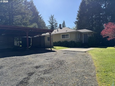 Beach Home For Sale in Coos Bay, Oregon
