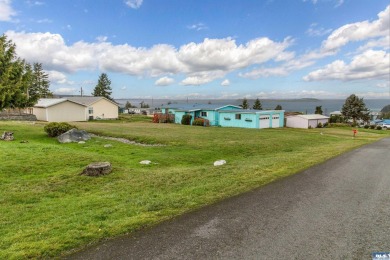 Beach Lot For Sale in Port Townsend, Washington