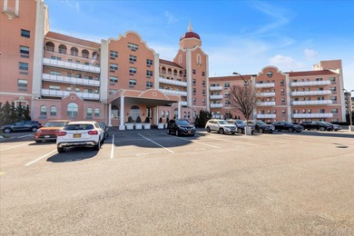 Beach Condo For Sale in Long Beach, New York