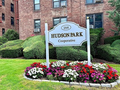 Beach Home Sale Pending in New Rochelle, New York