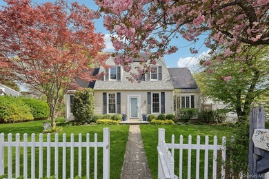 Beach Home For Sale in Centerport, New York