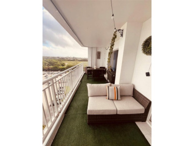 Beach Condo For Sale in Hollywood, Florida