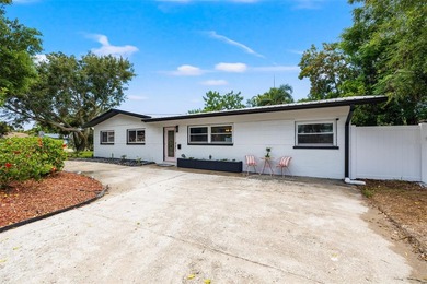 Beach Home For Sale in St. Petersburg, Florida