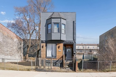Beach Home For Sale in Chicago, Illinois