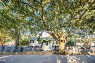 Beach Home For Sale in Ocean Springs, Mississippi