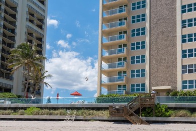 Beach Condo For Sale in Riviera Beach, Florida