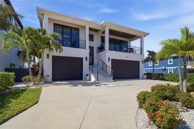 Beach Home For Sale in Bradenton, Florida