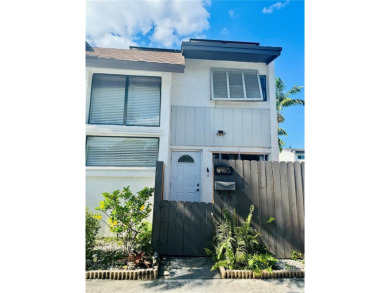 Beach Townhome/Townhouse For Sale in Miami, Florida