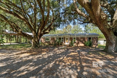 Beach Home For Sale in Robertsdale, Alabama
