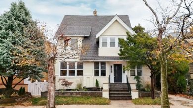 Beach Home For Sale in Atlantic City, New Jersey