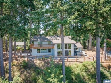 Beach Home For Sale in Sequim, Washington