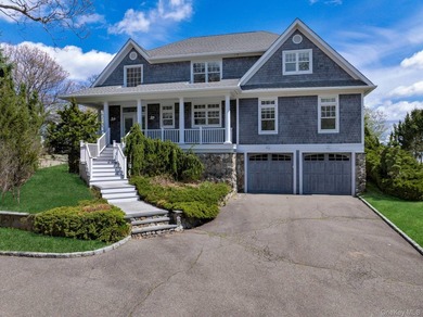 Beach Home For Sale in Cutchogue, New York