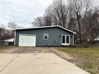 Beach Home For Sale in Marquette, Michigan