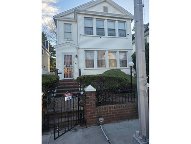 Beach Home For Sale in East Elmhurst, New York