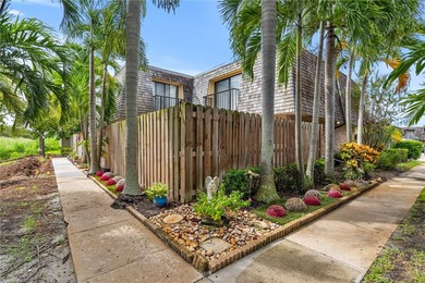 Beach Townhome/Townhouse For Sale in Vero Beach, Florida