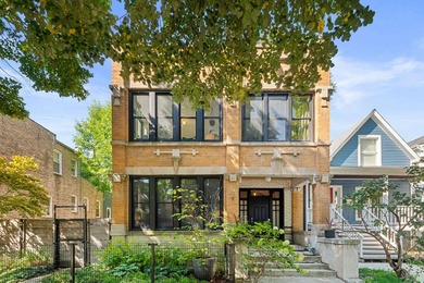 Beach Home For Sale in Chicago, Illinois